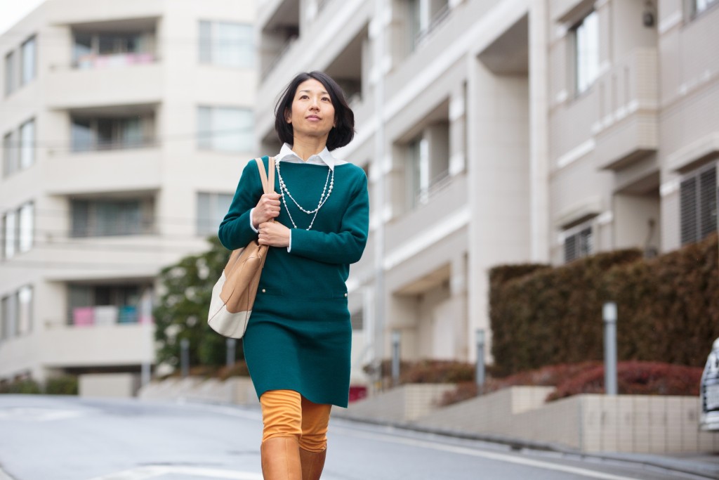 取材地域は、自宅最寄り駅の宮前平(東急田園都市線)を中心に2~3駅。さっそうと取材に向かう中田さん。